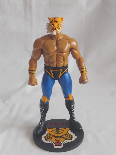 Tiger mask statua cult uomo